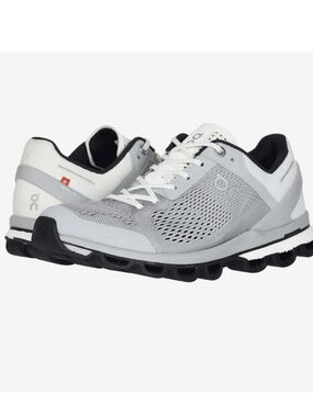On Cloud On running Cloudchaser Gray & White Women's Running Shoes 7